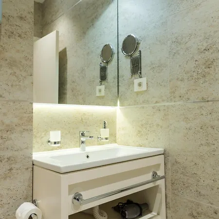 Zepterme Luxury & By شقة